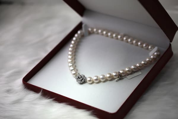 Gold Chains and Cuffs for Men: Mastering Minimalist Luxury in 18K and 22K
